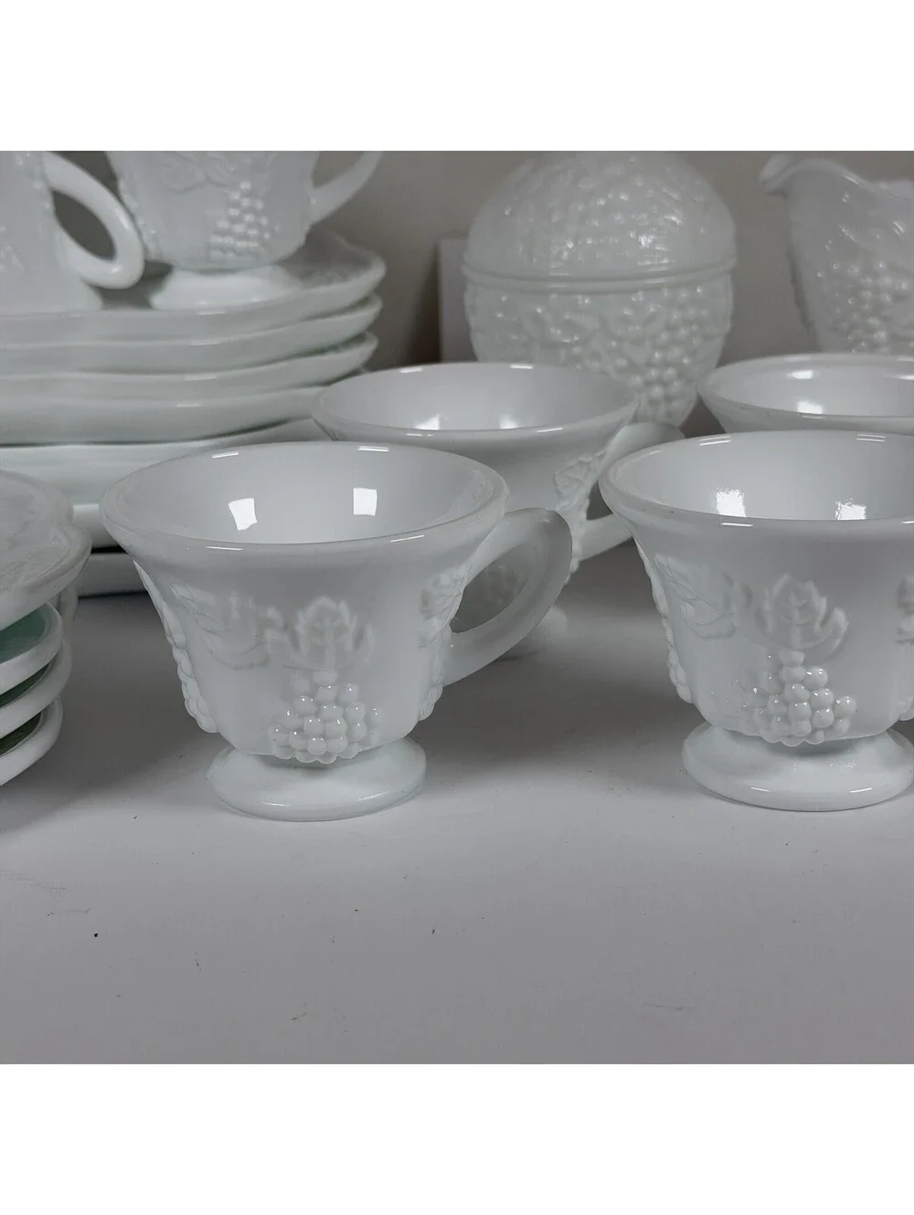 Vintage Imperial Glass Milk Glass Harvest Grape 28pc Set S-3 White Dinnerware